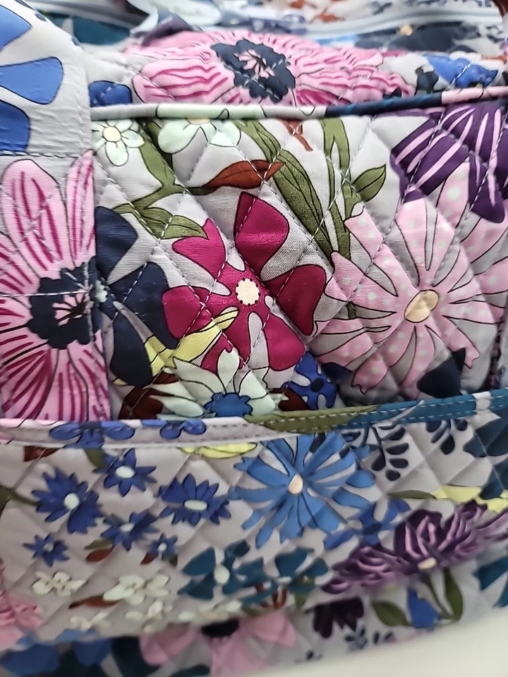 Vera Bradley Grand Traveler Bag Quilted Cotton Bengal Lilly - Image 3 of 4