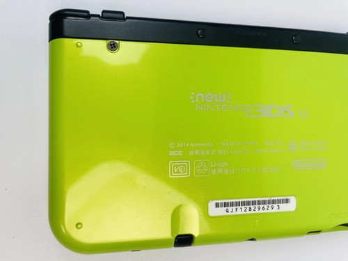 New 3DS XL LL Region Free Console With USB charger & 4GB (US) - Picture 10 of 12