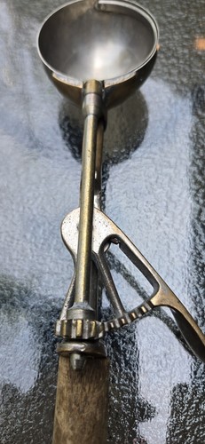 Vintage Gilchrist No. 31 Ice Cream Scoop w/ Wood Handle 12" Long Dipper Barware - Picture 5 of 8