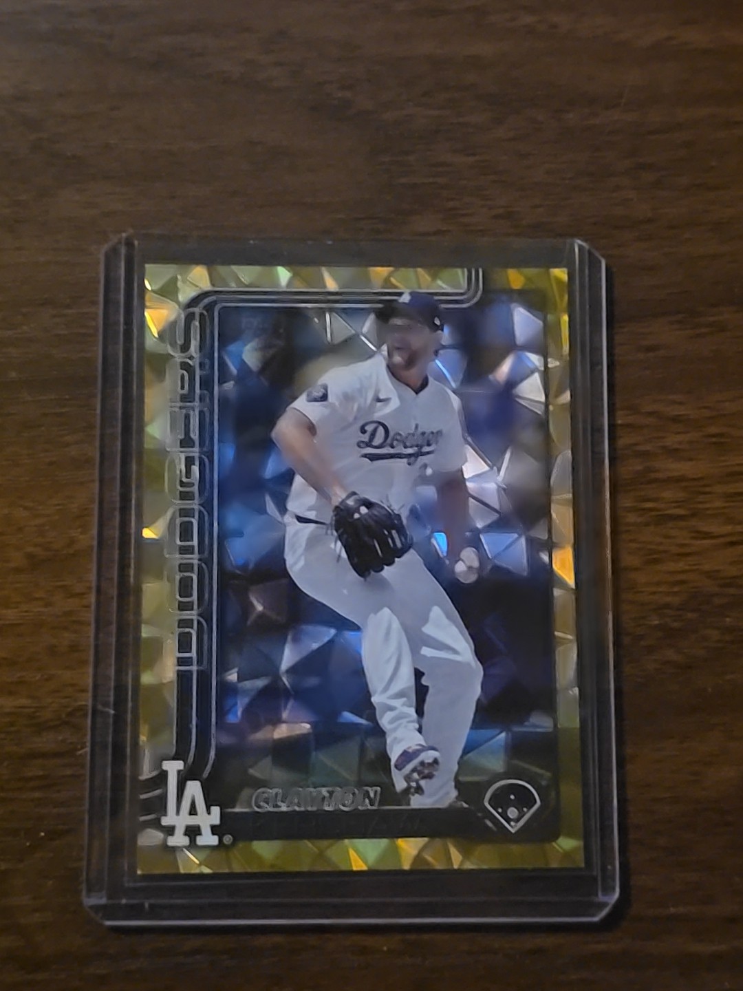 Clayton Kershaw 💠 Exclusive GOLD 24/50 Diamante Foil💠2025 Topps Series 1 #146