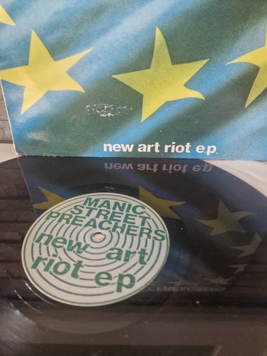 Manic Street Preachers - New Art Riot E.P. Vinyl. Yubb 4 1990 - Picture 2 of 5