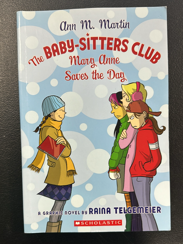 The Baby-Sitters Club: Mary Anne Saves The Day (BSC Graphix) - Paperback (B132) - Bild 1 von 4