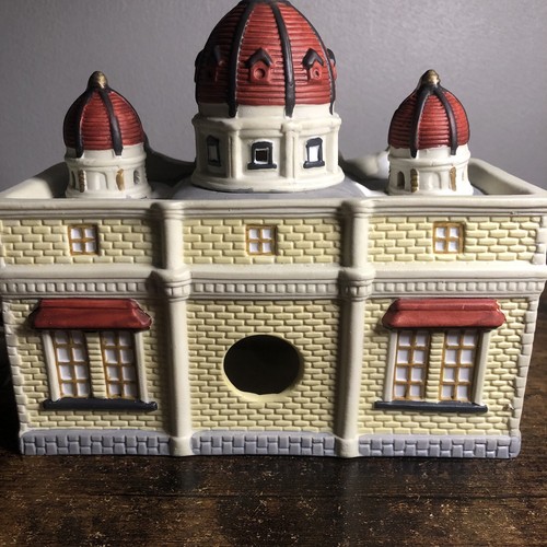 A lighted Christmas museum Ceramic three piece set - Picture 13 of 18