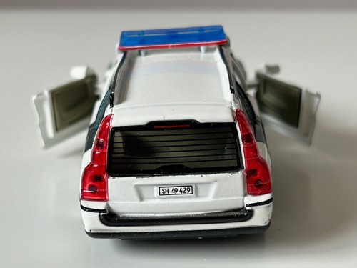 Volvo V70 Vagón Helsinki Policía Finlandia Coche Modelo Diecast Amercom Escala 1:43 - Imagen 11 de 12