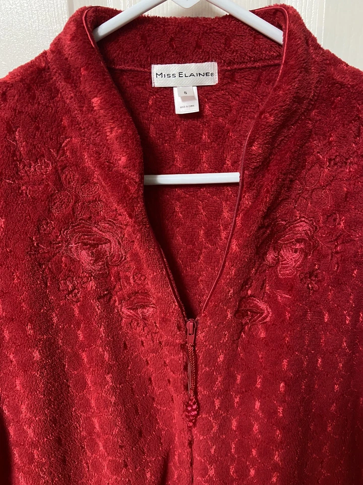 Miss Elaine Womens Embroidered Red Floral Front Zipper Pockets Robe - Image 3 of 4