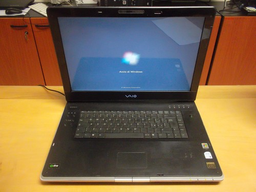 NOTEBOOK SONY VAIO PCG-8W2M SCHERMO 17 POLLICI 4GB+120GB DA SISTEMARE - Foto 12 di 24