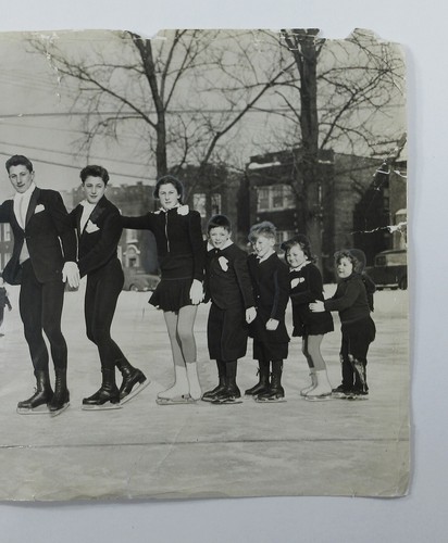 Vintage Eisläufer Presse Foto 9"X13" Der Bosch Schlittschuh Familie Chicago IL 1943 - Bild 6 von 7