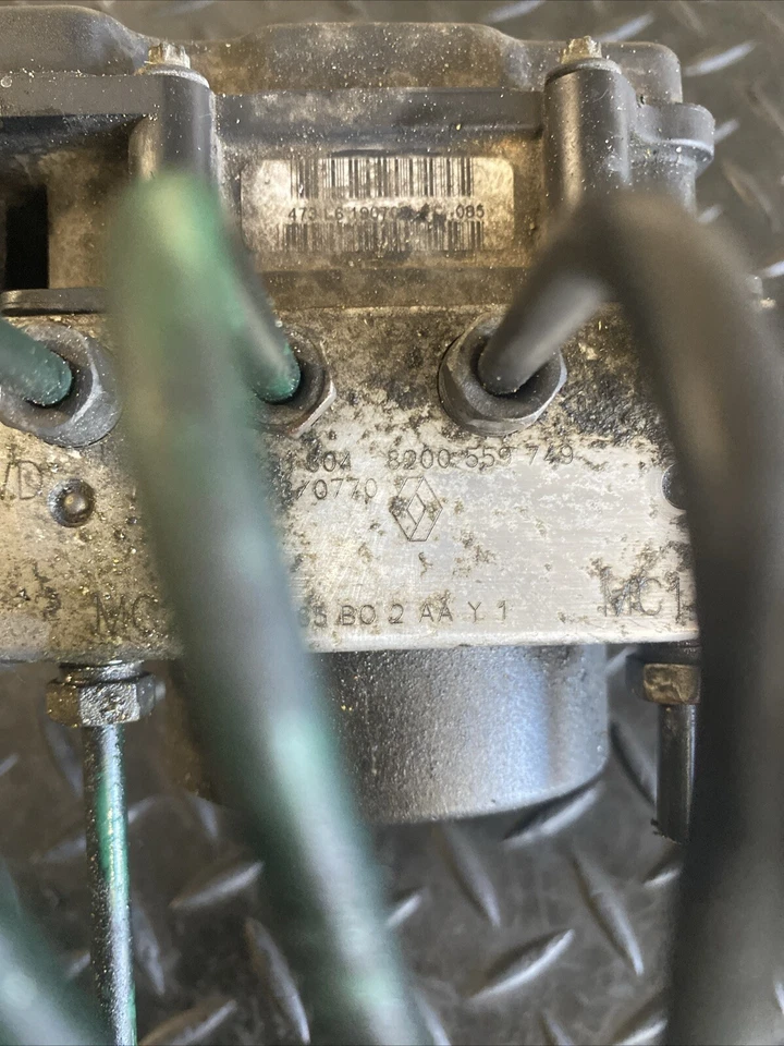 Renault Clio 2006 bomba abs y módulo de control 8200559749 Foto 2 de 4