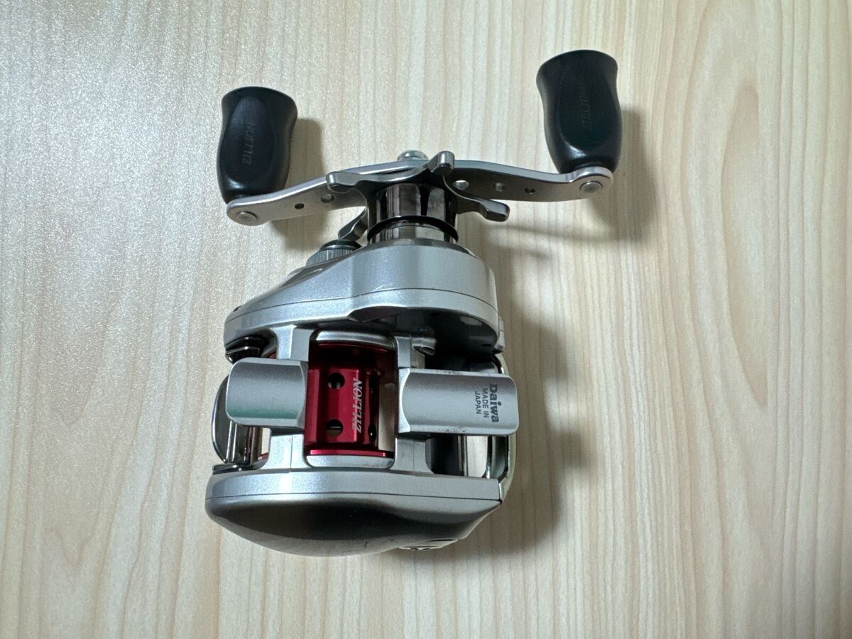 Daiwa Baitcasting Reel TEAM Daiwa ZILLION 100SH 7.1:1 Right Daiwa Baitcasting Reel TEAM Daiwa ZILLION 100SH 7.1:1 Right