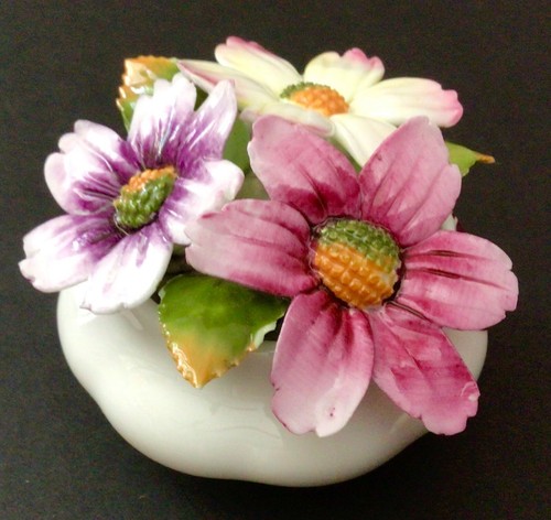 Royal Albert Flor del Mes OCTUBRE Cosmos Taza, Platillo y Ramo de Flores Set - Imagen 18 de 23
