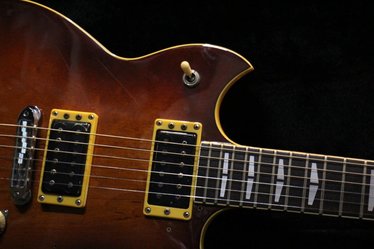 USED Yamaha SG 800 Electric Guitar Made in Japan Brown