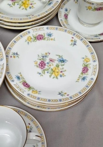 LiLing Fine China Yung Shen  Ling Rose 21 Piece Dinnerware Set - Service for 4 - Picture 4 of 6