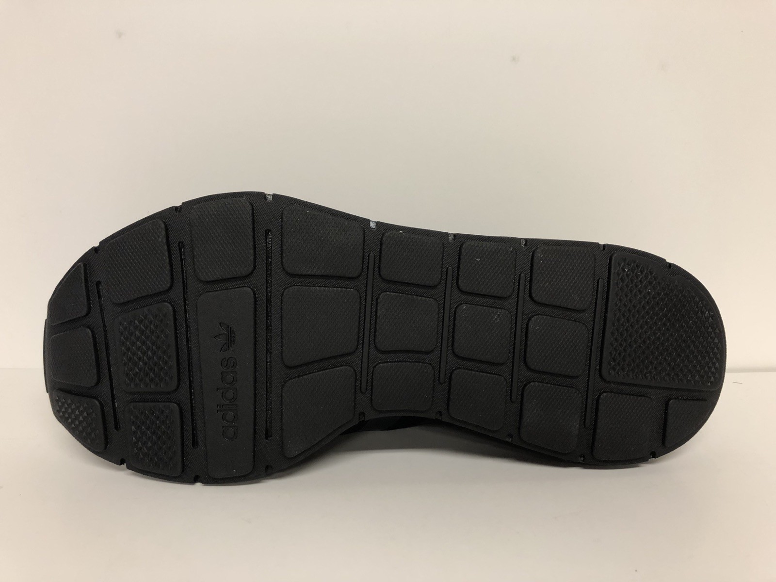 Adidas swift run cg4111 cblk / utiblk / cblk cblk cblk dimensioni: 10 running a394e6 Adidas swift run cg4111 cblk / utiblk / cblk cblk cblk dimensioni: 10 running a394e6