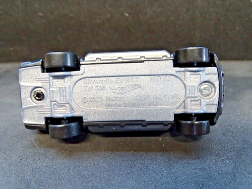 BLACK SILVERADO EV RST TRUCK; HOT WHEELS DIECAST SCALE MODEL CAR NEW ON CARD - Picture 11 of 18