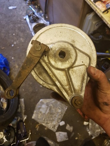 HONDA CB125 T T TWIN BREMSTROMMEL NABE HINTEN MIT BACKEN