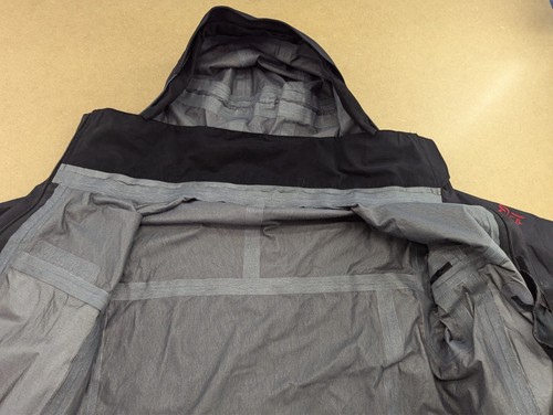 Norrona Narvik Gore-Tex Jacke Herren Medium schwarz rot Kapuze Outdoor wasserdicht - Bild 11 von 17