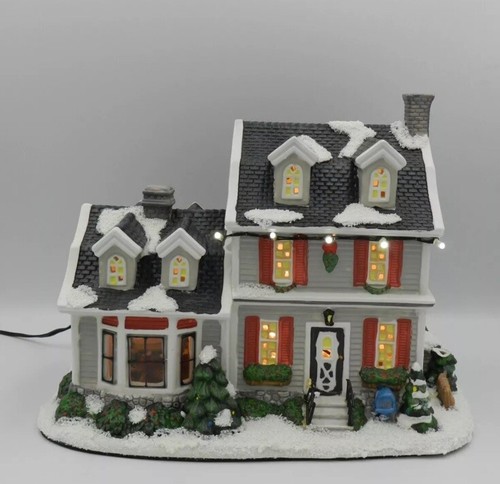 St. Nicholas Square 2007 New England Home Christmas Village iluminado - Imagen 3 de 6