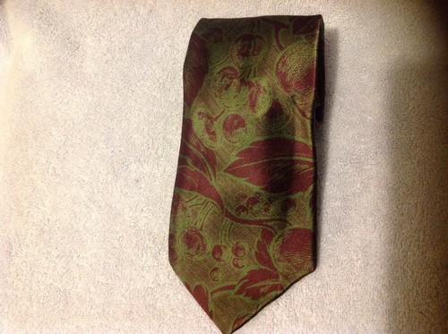 AKM Men's 100% Silk Neck Tie Fruit & Leaf Design~Made In USA - Picture 4 of 4