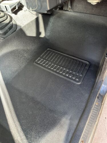 Fits Toyota Landcruiser FJ60 formed floor liners (manual transmission) - Picture 3 of 7