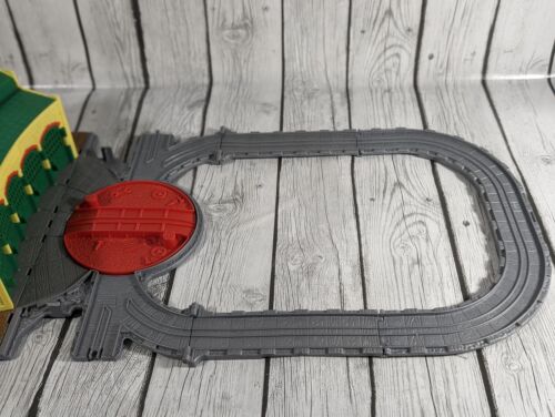 Fisher-Price Thomas the Train: Take-n-Play Folding Tidmouth Sheds with all Doors - Picture 7 of 7