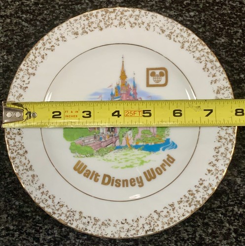 Vintage 1970’s Walt Disney World Collector’s Plate Cinderella’s Castle WDW - Picture 2 of 3