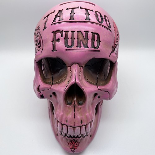 TATTOO FUND SCHÄDEL GELDBOX GOTHIC TRIBAL SCHWARZ ROSA BLAU KNOCHEN NEMESIS JETZT BRANDNEU IN VERPACKUNG - Bild 5 von 6