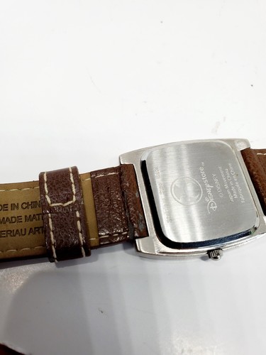 Mickey Mouse M28 Character Wristwatch - Picture 12 of 14