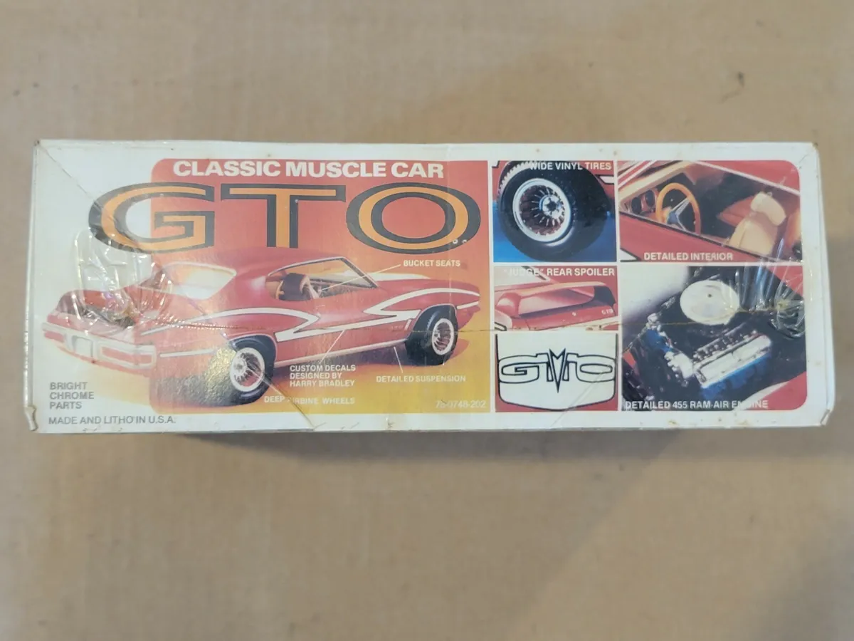 Classic Muscle Car Model Kit