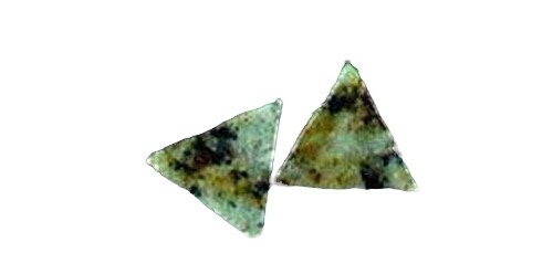 African Turquoise Triangle Coin Beads | 16x18x3.5mm | 2 Beads | - Bild 1 von 4