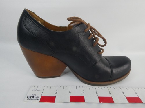 Korks By Kork Ease Roana Black Pebbled Leather Lace Up Heeled Booties Size 7.5 - Picture 5 of 8