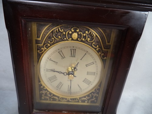The Bombay Company Mantle Shelf Clock Quartz Dark Cherry Wood Battery 2001 - Picture 6 of 14