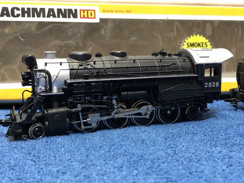 MIKADO Bachmann UNION PACIFIC 2-8-2 LOCOMOTIVE 2528 + Tender HO in Original BOX - Picture 3 of 10