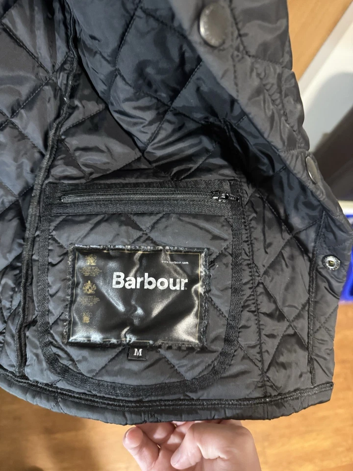 Chaqueta acolchada Barbour Liddesdale - mediana, negra Foto 4 de 4