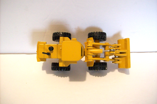 Vintage ERTL JOHN DEERE 544G Wheel Loader,  1/64, All Original, Exc. Cond, 1993! - Picture 8 of 13
