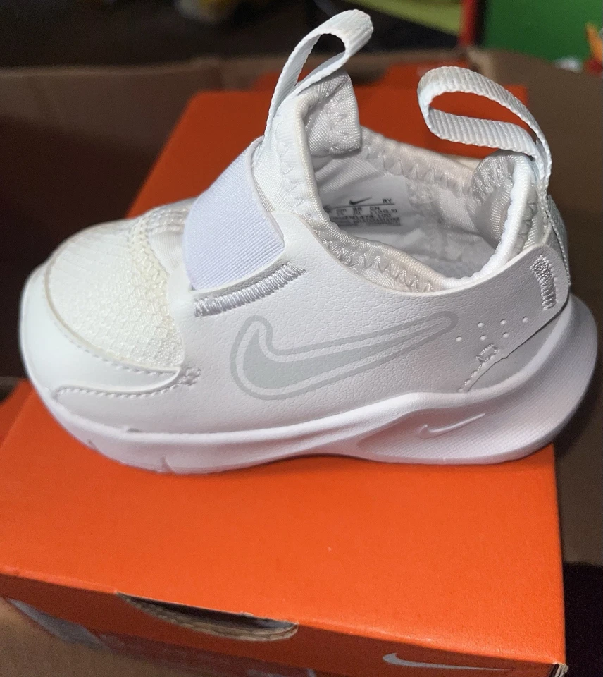 Nike, Flex Runner 3 Infantil Niño’s Tenis Talla 5C FN1478 100 Foto 4 de 4