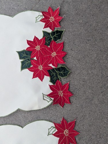 Peggy Wilkins Set of 6 Vintage Poinsettia Embroidered Christmas Placemats - Picture 18 of 24