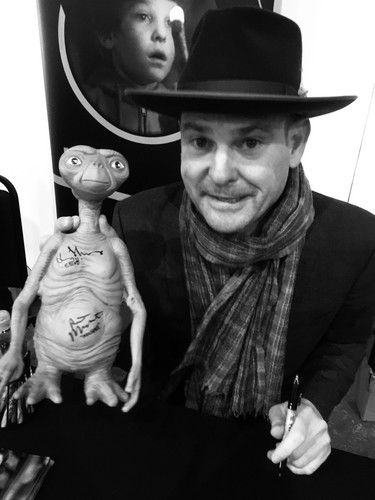 Neca ET The Extra Terrestrial Puppet Prop Replica 12" Figure 4 x Cast Signatures - Picture 9 of 11