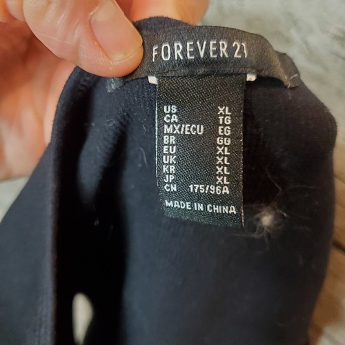 Forever 21 Black Top Size XL - Picture 3 of 3