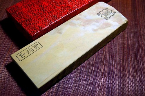 Japanese Natural Whetstone Shohonyama Momijiyama Tomae 657g from Kyoto Japan