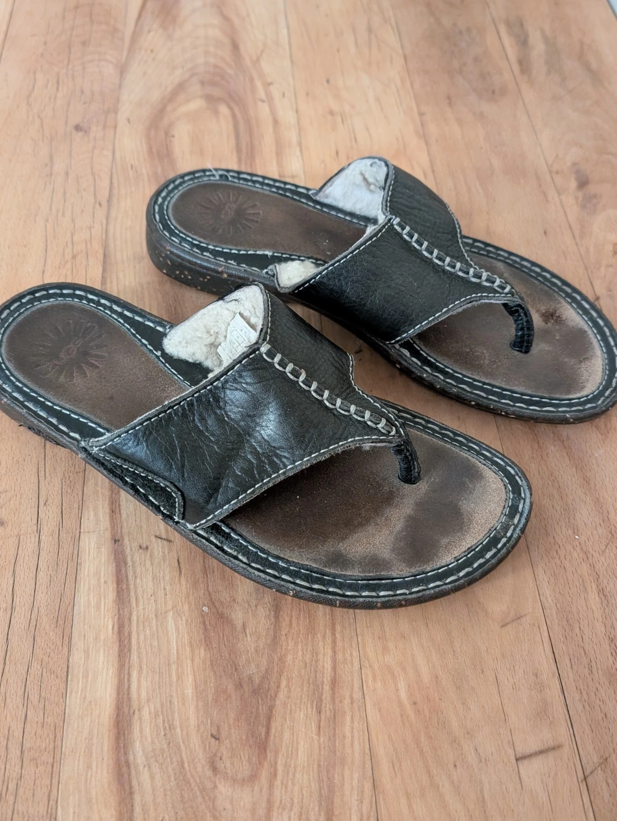 Infradito Ugg donna F8910A nero pelle di montone foderato perizoma taglia 9