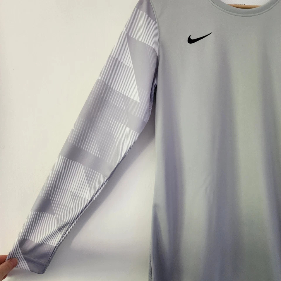 Nike Dri-FIT Mujer Manga Larga Gris Camisa de Entrenamiento Atlético Grande Foto 3 de 4