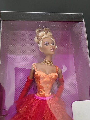 Integrity Toys RuPaul Limited Edition Puppe Designed By Jason Wu Neu *VERBEULTE BOX* - Bild 8 von 16