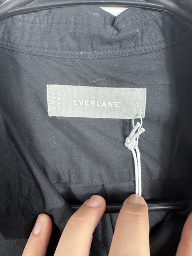 NWT Everlane Silky Cotton Relaxed Shirt Black Button Up Size 2 - Picture 3 of 8