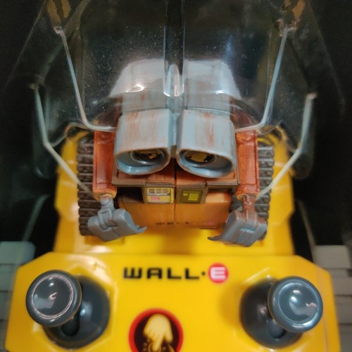 Disney Parks Pixar WALL-E Mini Remote Control Robot with Character Sounds NRFB - Picture 3 of 17