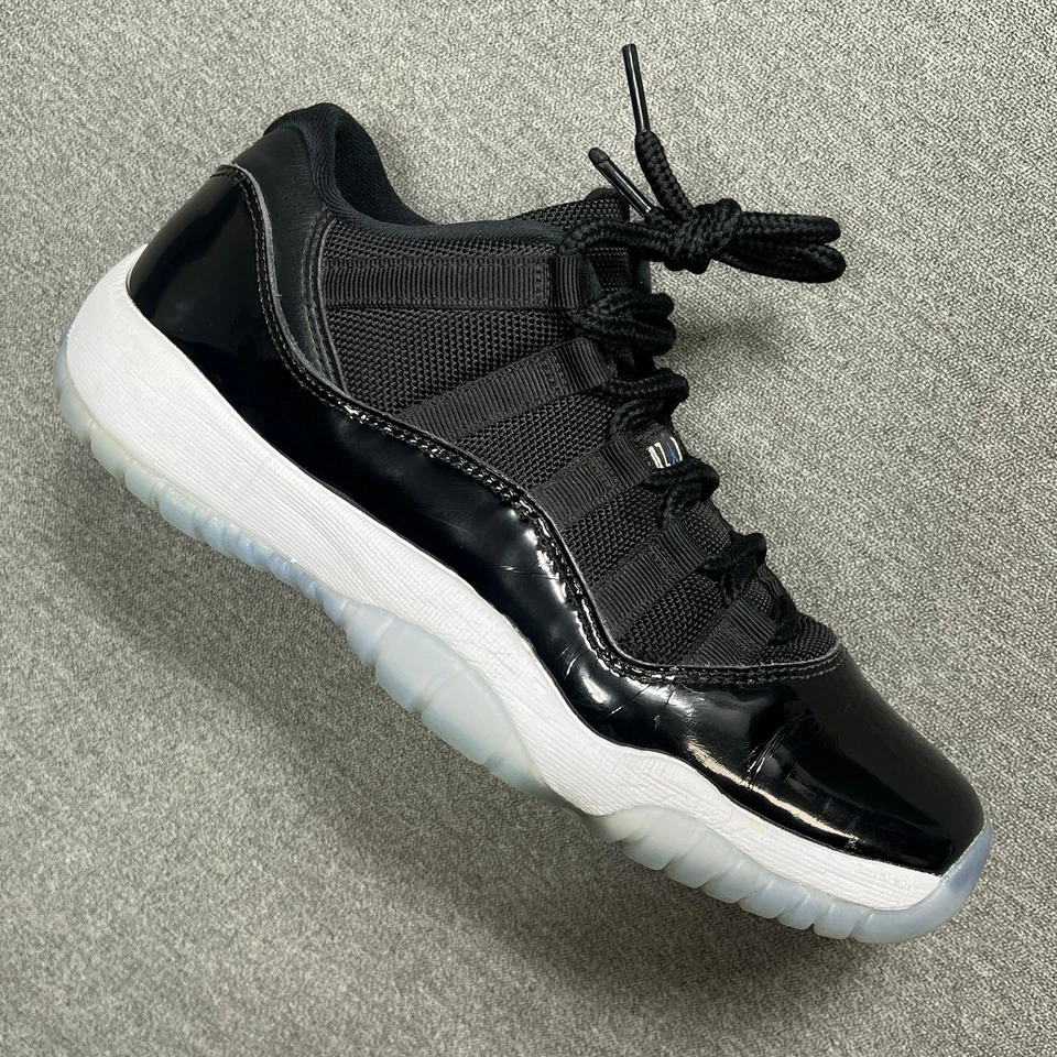 Air Jordan 11 Retro Zapatos Bajos Juveniles Talla 6.5Y Negro Blanco Space Jam FV5121-004 Foto 2 de 4