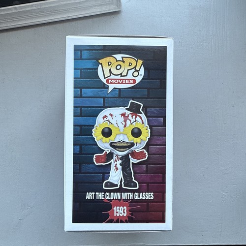 Funko Pop! Películas #1593: Terrifier - Art the Clown with Glasses (Chase) - Imagen 4 de 6