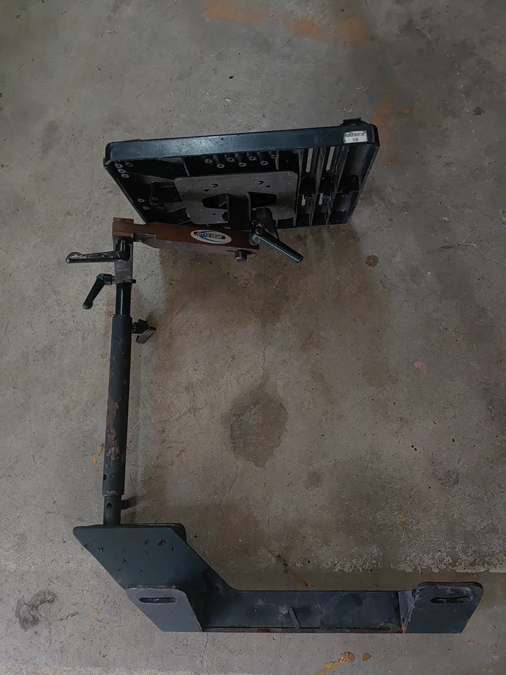 Soporte para portátil Ford F250-750 99-16 425-5374 Foto 3 de 4