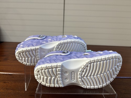 Crocs helllila schimmernde holprige Sandalen - Größe J2 - Bild 6 von 13