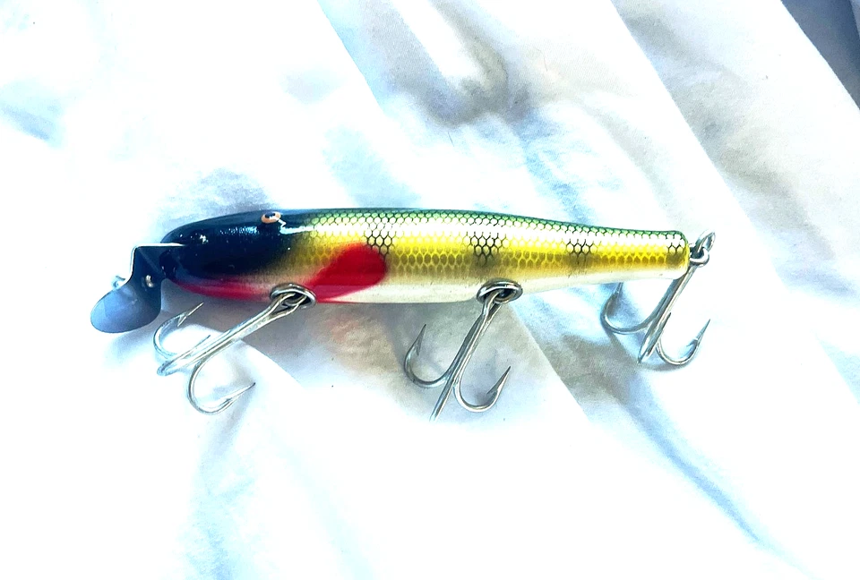 Señuelo de pesca vintage🐟Creek Chub🎏Pikie🐠Madera🎣 5 pulgadas con caja original años 60 EE. UU. Foto 4 de 4