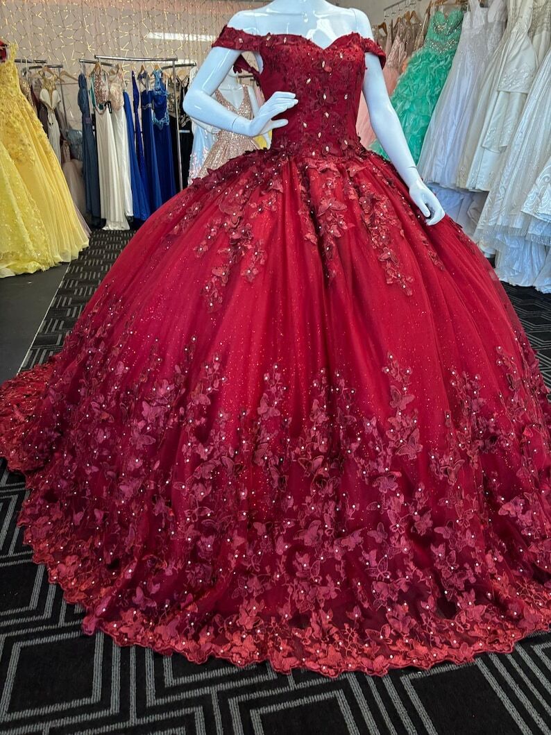 red evening dress size 16 Red Plus-Size Prom Dresses and Evening Gowns